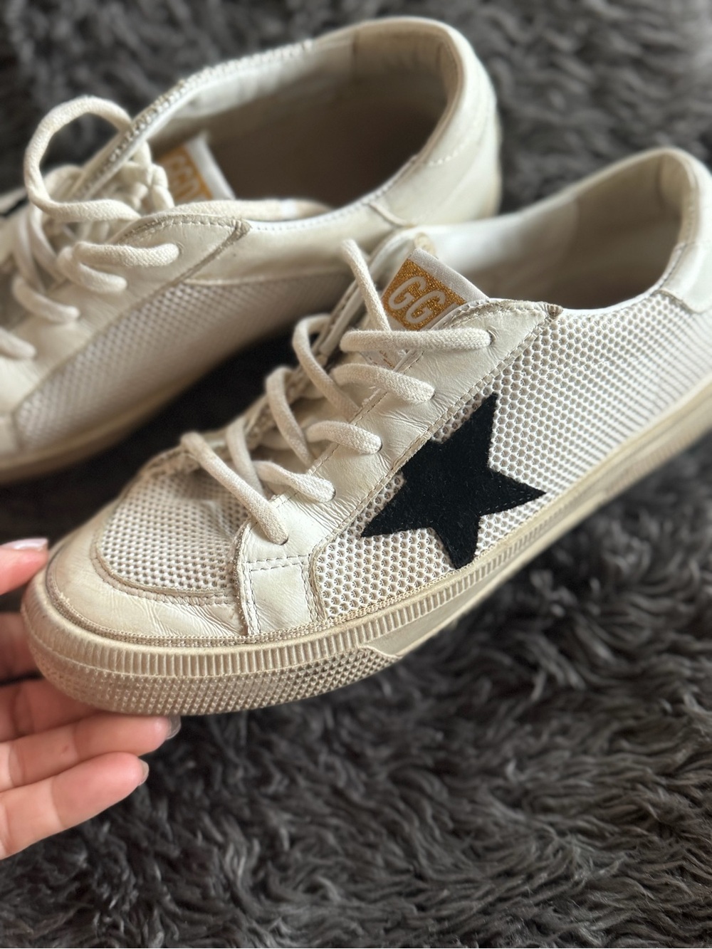 Golden Goose Cream and White Low-Top Sneaker - Picture 9 of 9